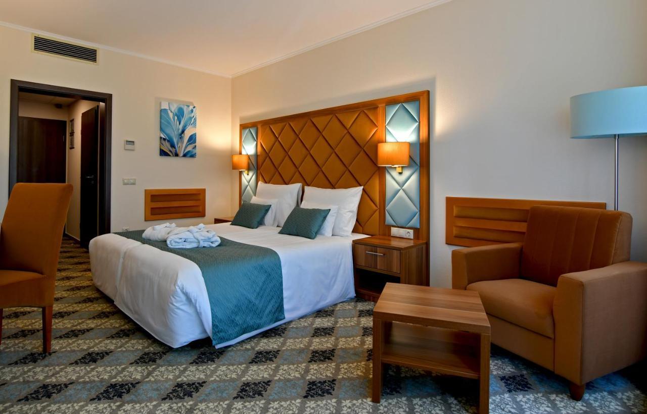 Wellness Hotel Гюла Екстериор снимка