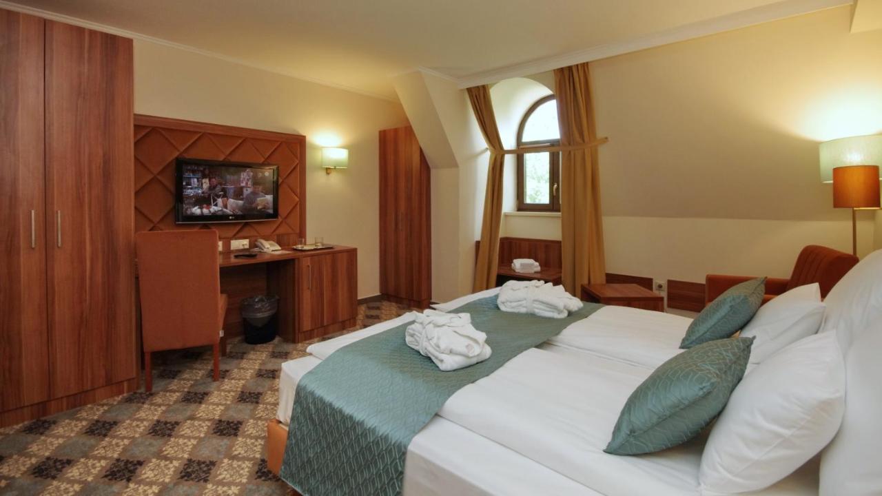 Wellness Hotel Гюла Екстериор снимка