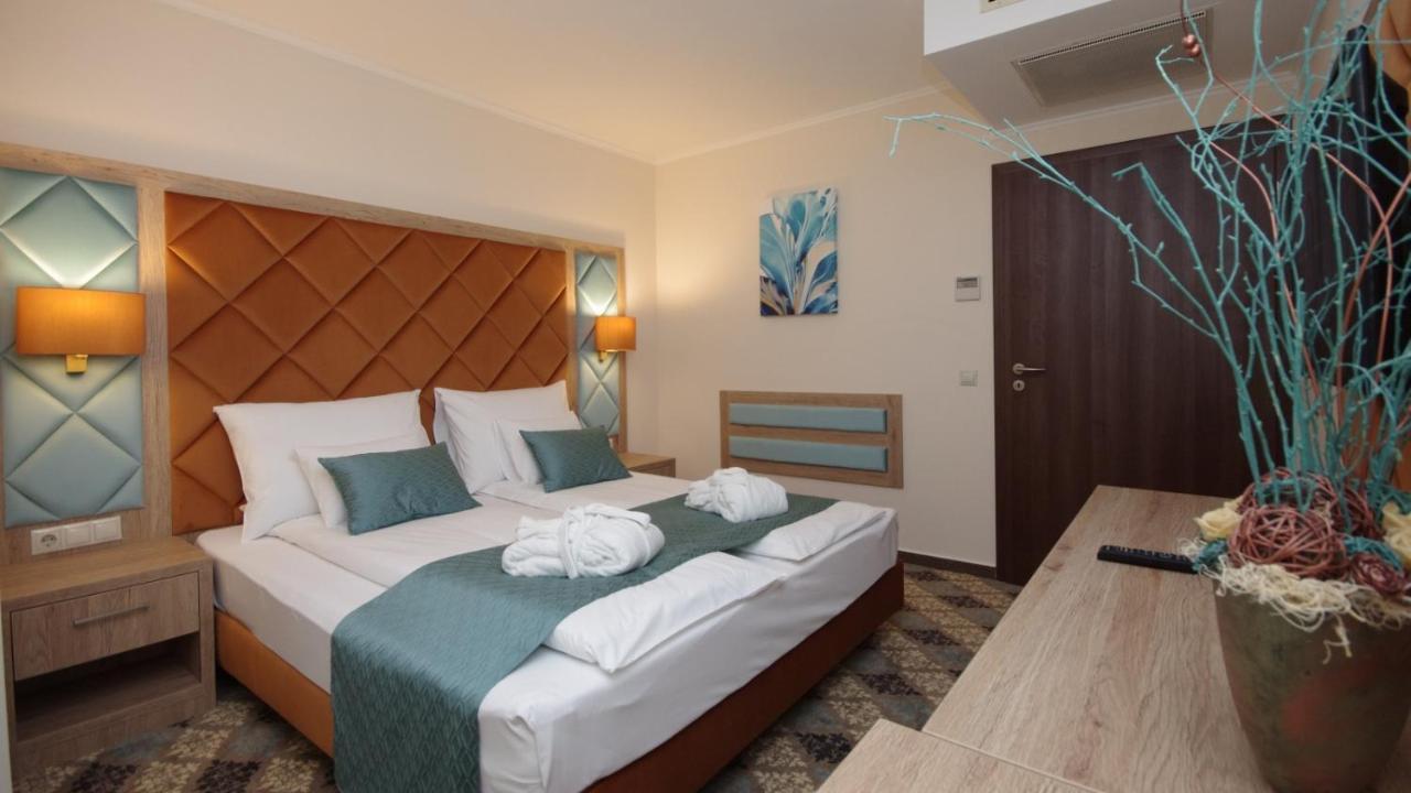 Wellness Hotel Гюла Екстериор снимка