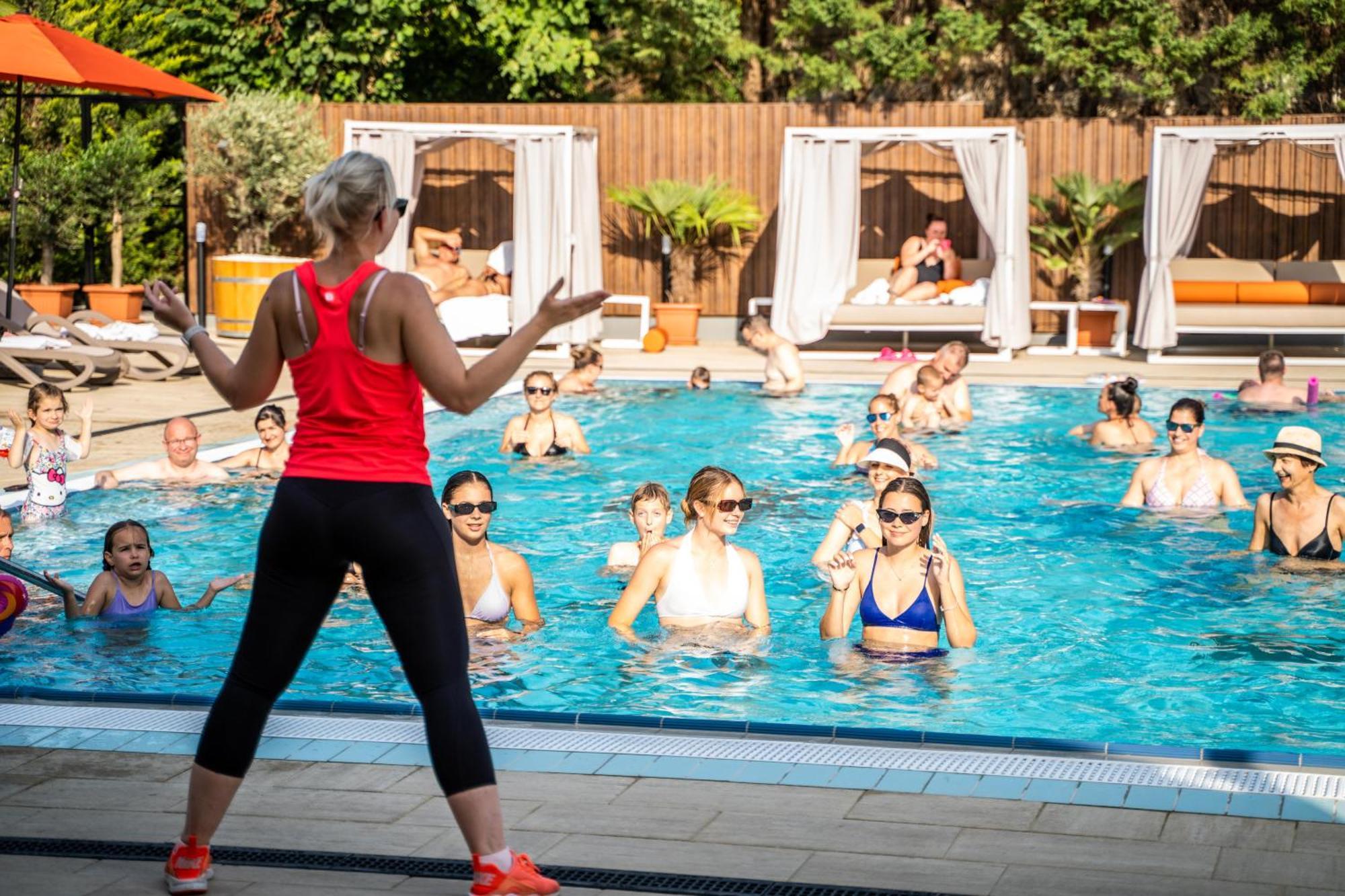 Wellness Hotel Гюла Екстериор снимка