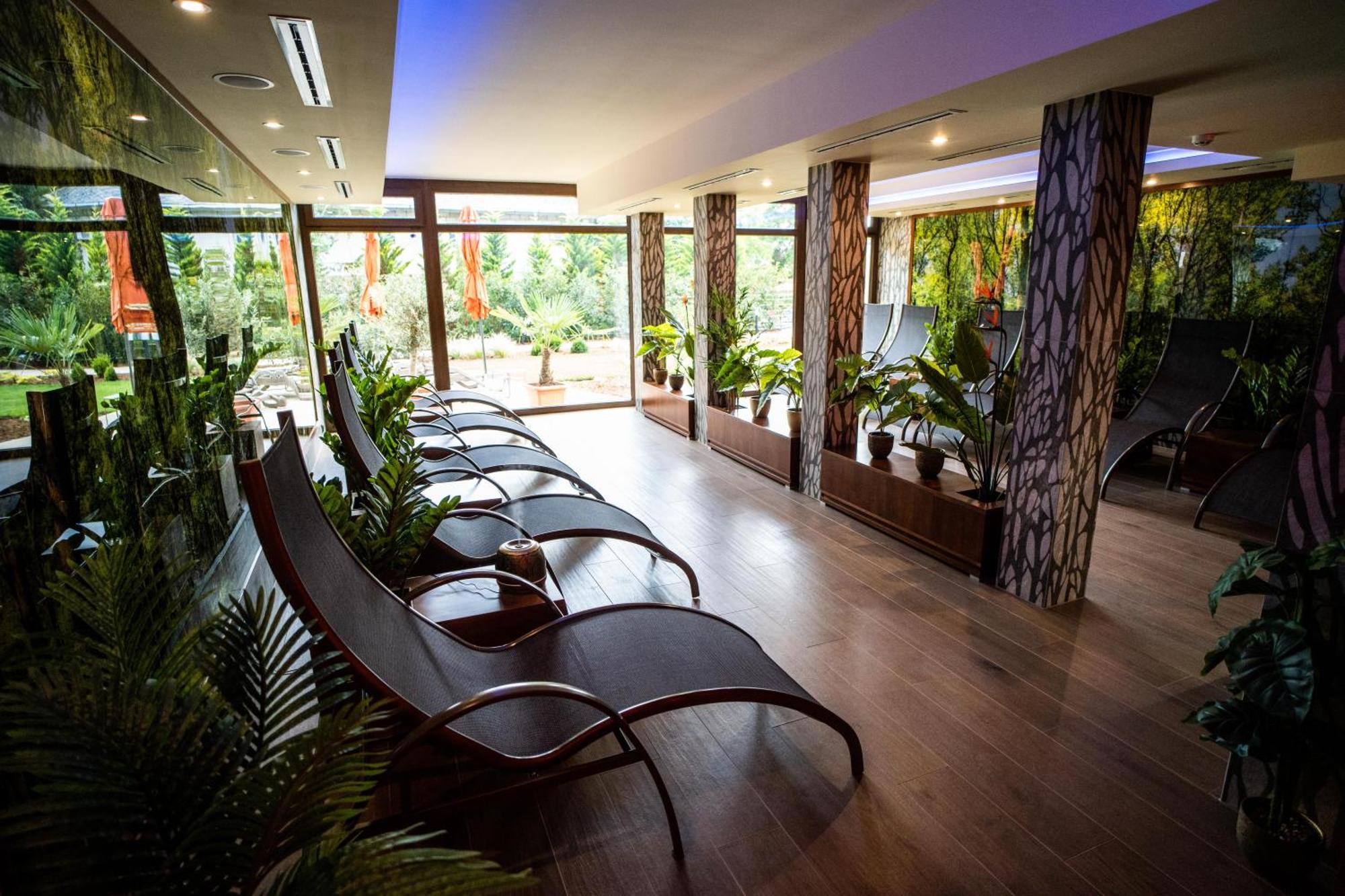 Wellness Hotel Гюла Екстериор снимка