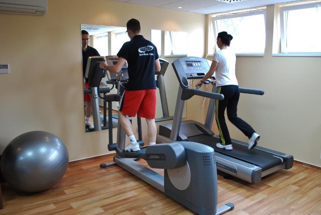 Wellness Hotel Гюла Екстериор снимка