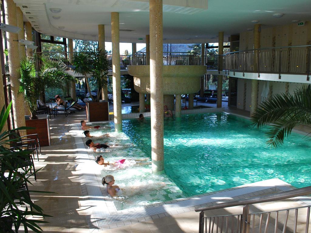 Wellness Hotel Гюла Екстериор снимка