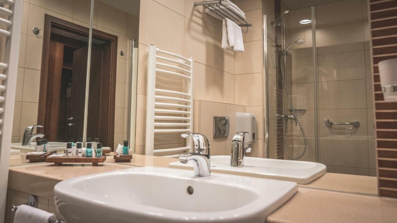 Wellness Hotel Гюла Екстериор снимка